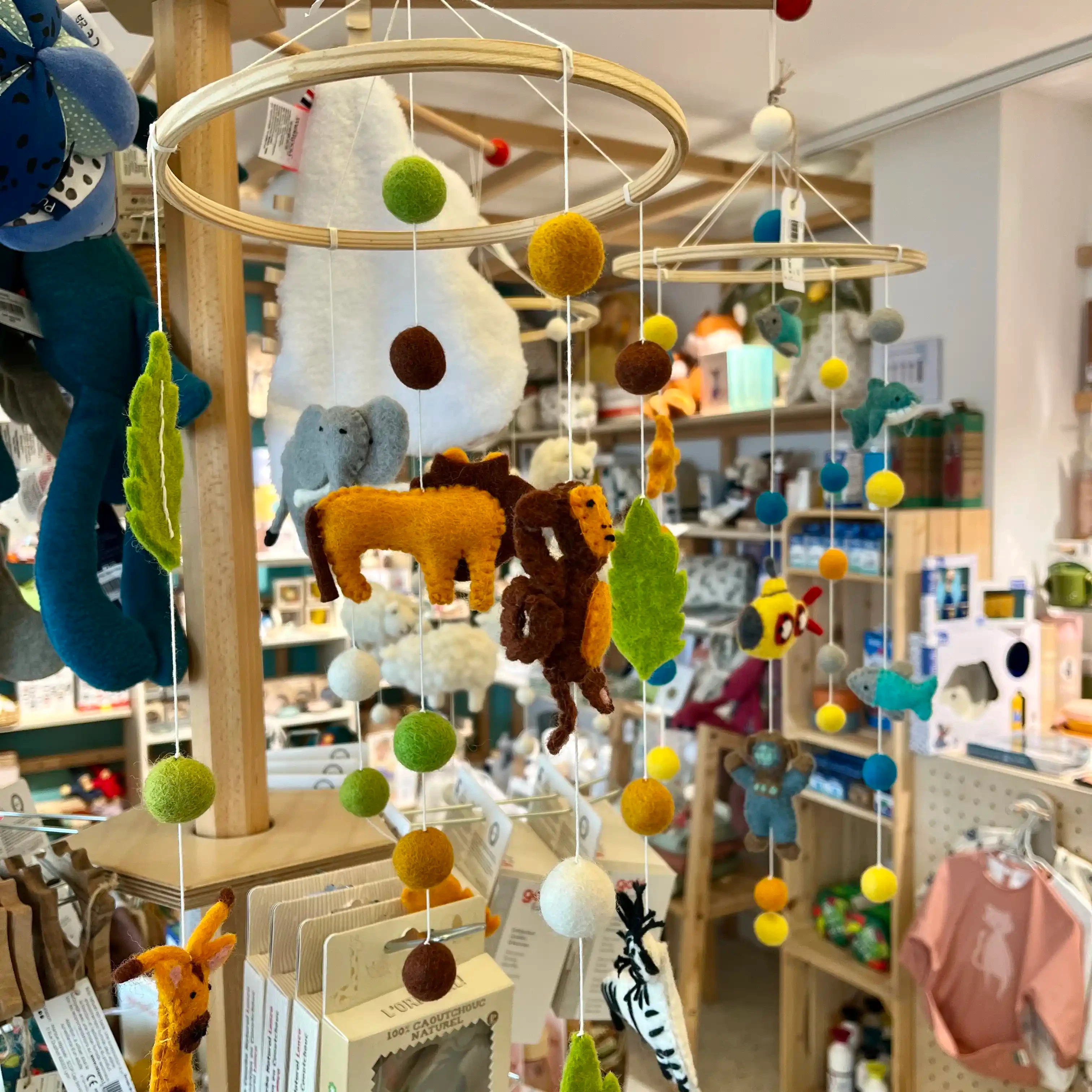 émeu, Paris 11e, Éco-responsable,Jeux,Livres,Décor,Vêtements,Puériculture