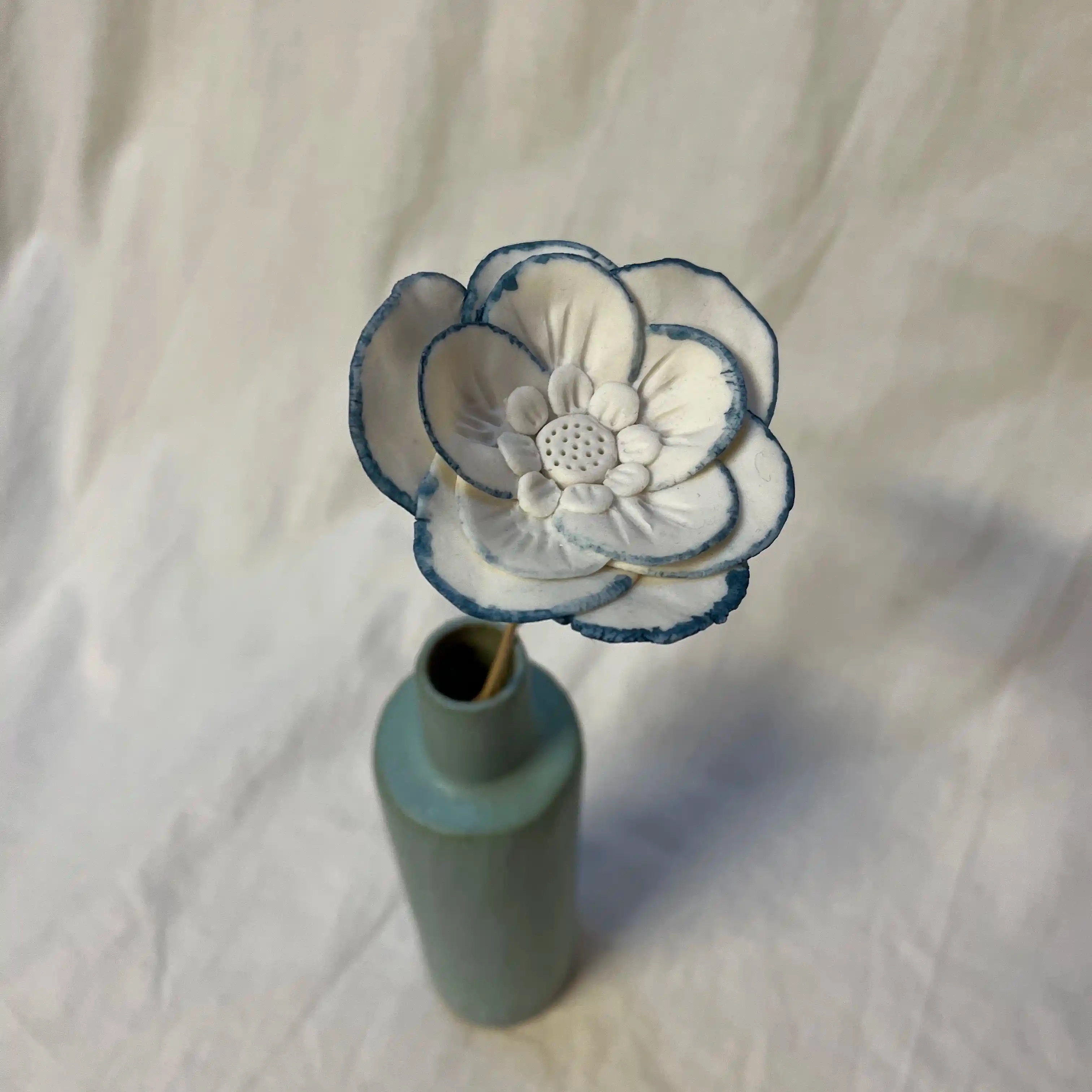 Fleur en porcelaine