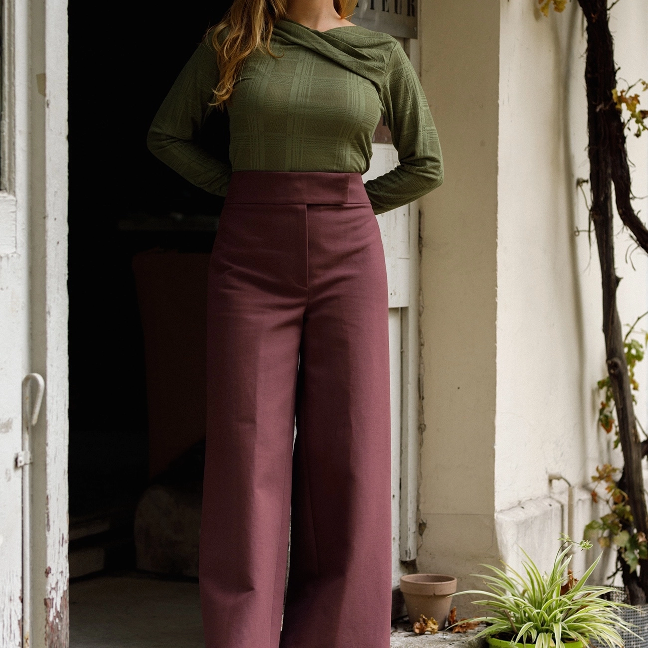 Shirt avec col drapé dans un jersey viscose doux et confortable