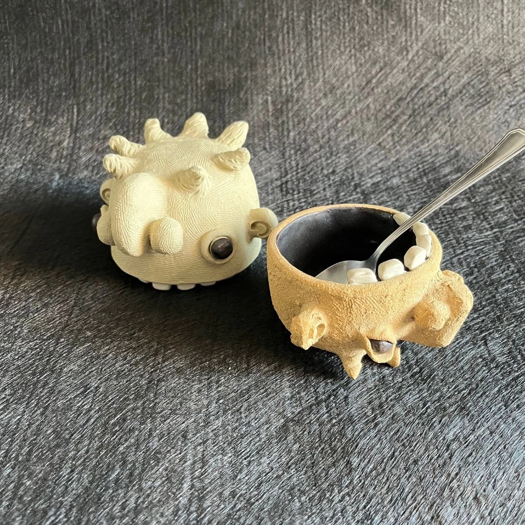 Tasses figuratives modelées à la main en céramique de haute température