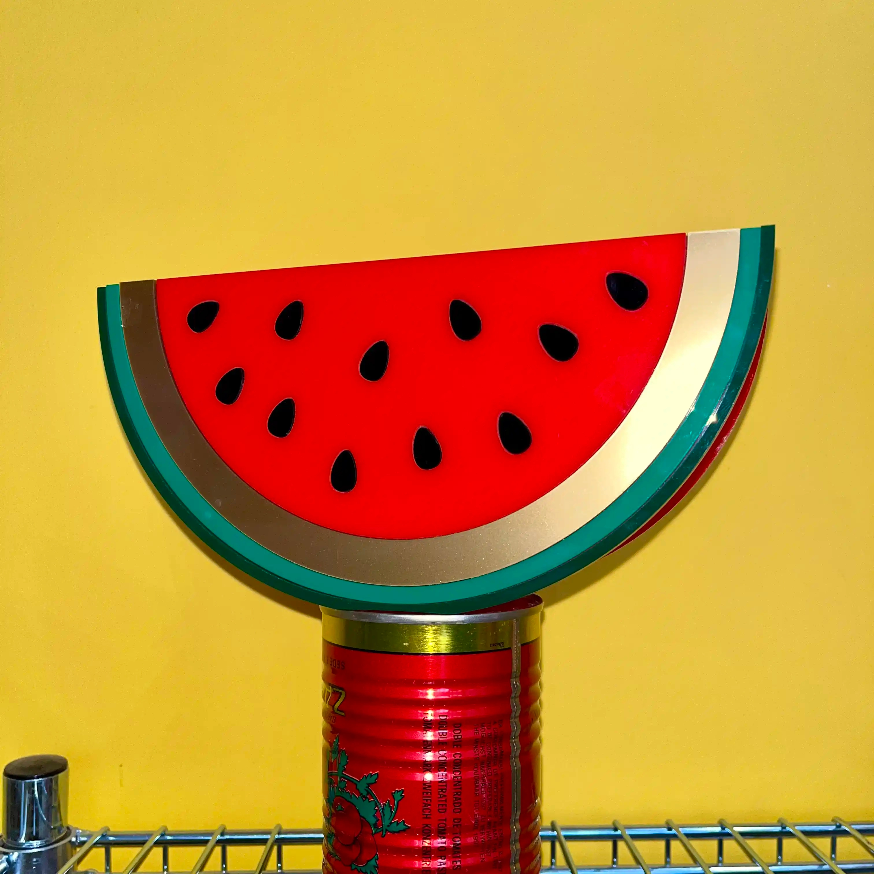 Vase fraise en plastique