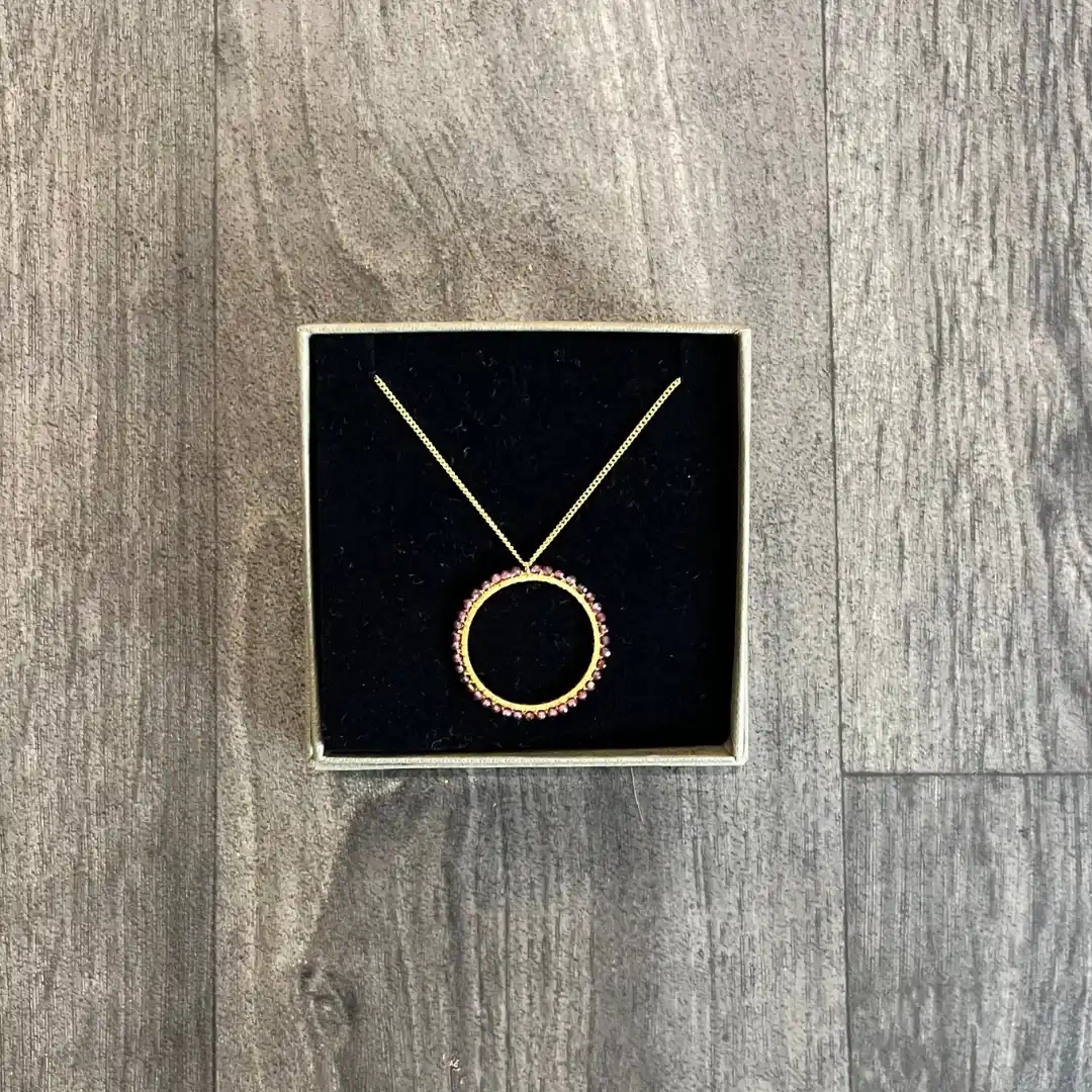 Collier en laiton, doré à l'or 24 carats après polissage