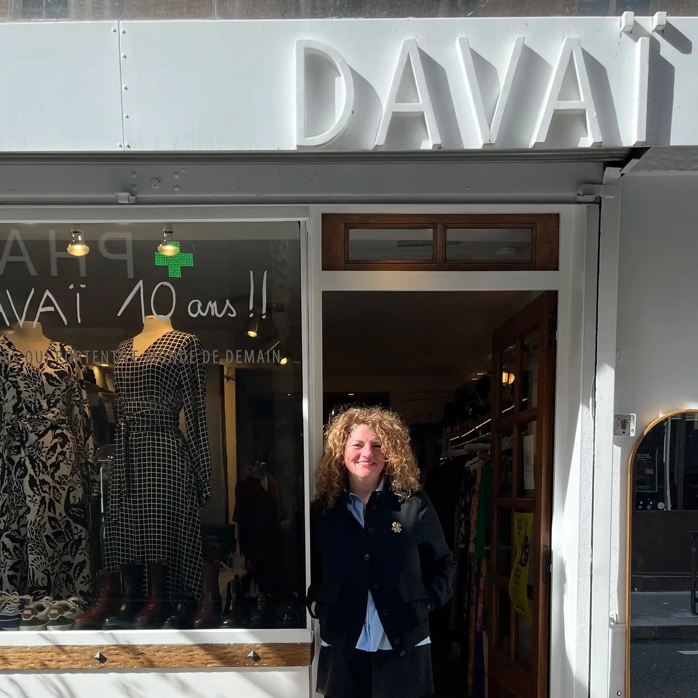 Nadine, Davai, mode